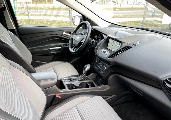 Ford Escape cena 64900 przebieg: 110000, rok produkcji 2019 z Poniec małe 106